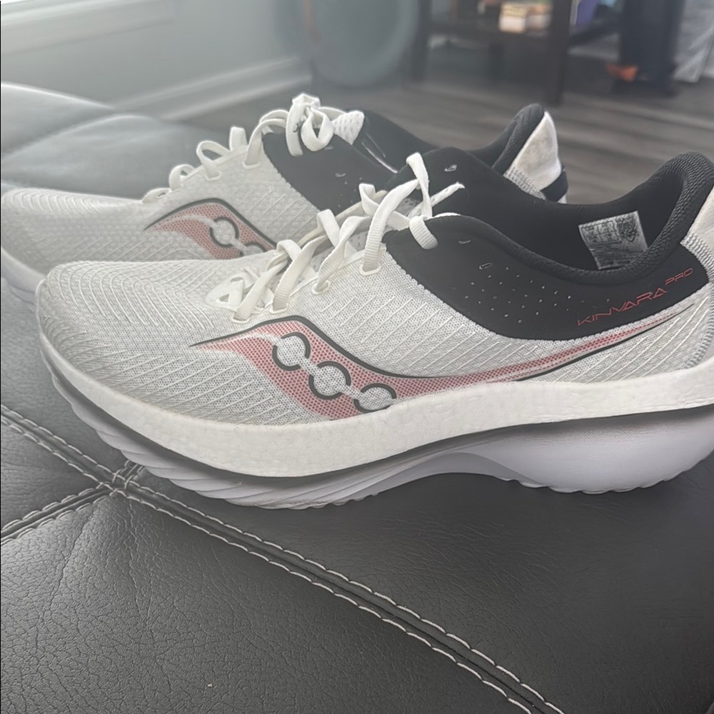 Saucony White and Black Athletic Shoes with Cushioned Support